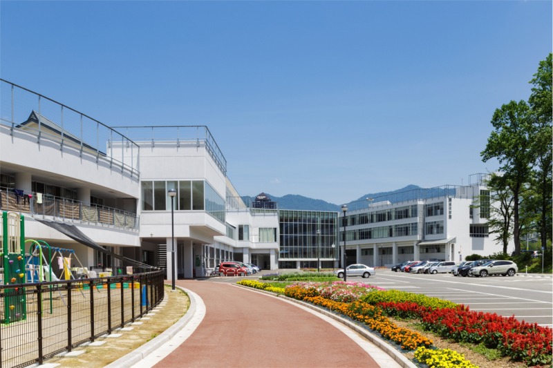 湯沢学園